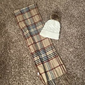 Adult women’s Pom Pom hat and matching scarf in winter white/brownstone
